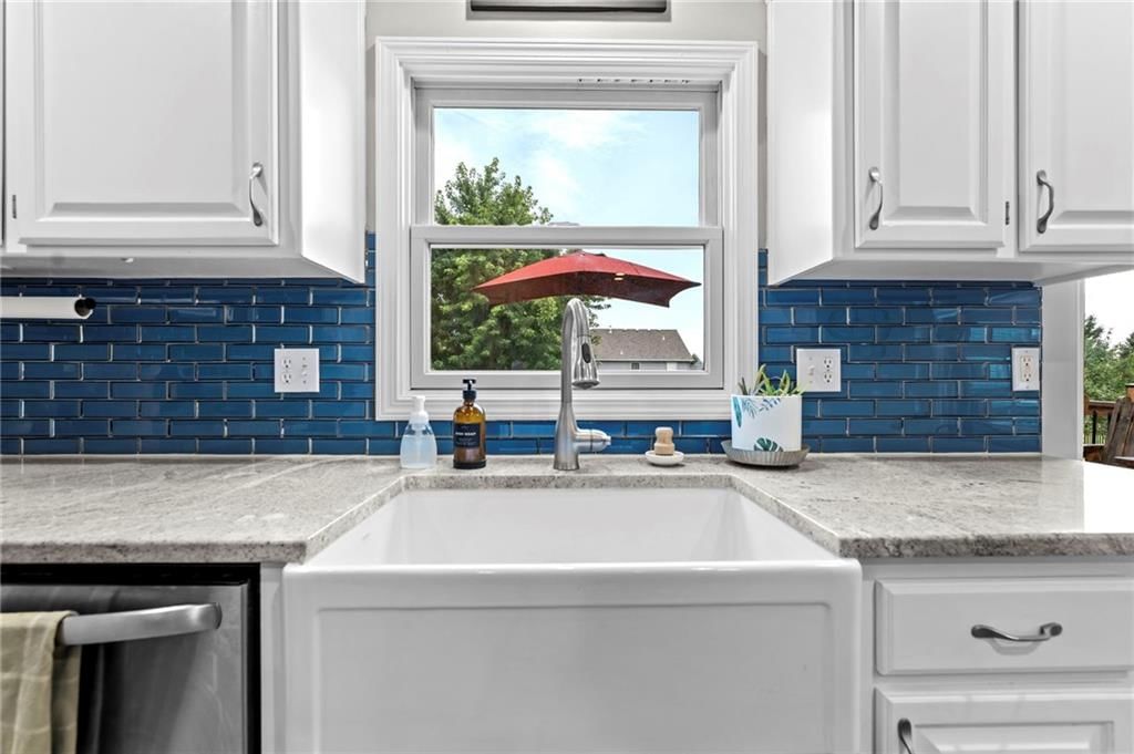 Photo 16 of 46 - 9924 N Marsh Avenue, Kansas City, MO 64157