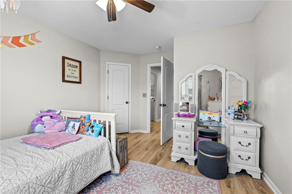 Photo 21 of 46 - 9924 N Marsh Avenue, Kansas City, MO 64157