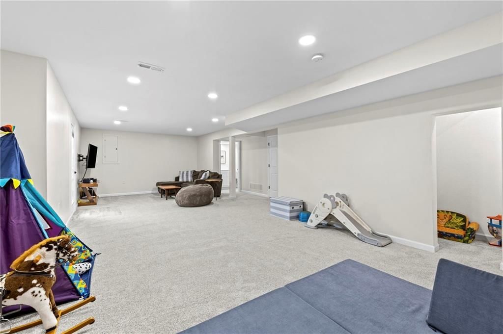 Photo 36 of 46 - 9924 N Marsh Avenue, Kansas City, MO 64157