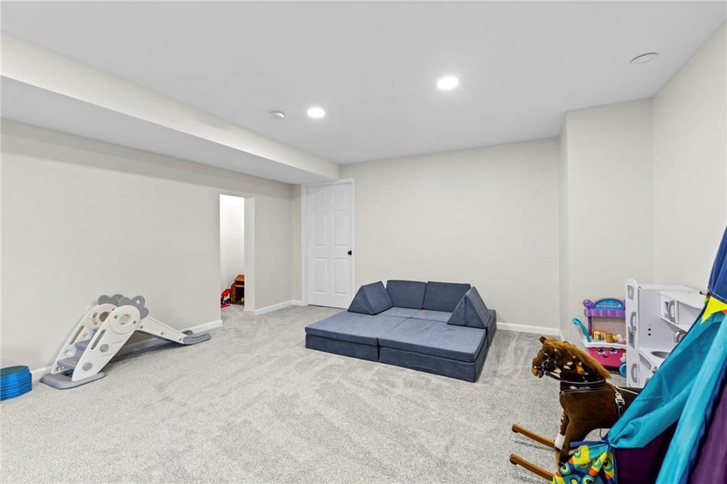 Photo 37 of 46 - 9924 N Marsh Avenue, Kansas City, MO 64157