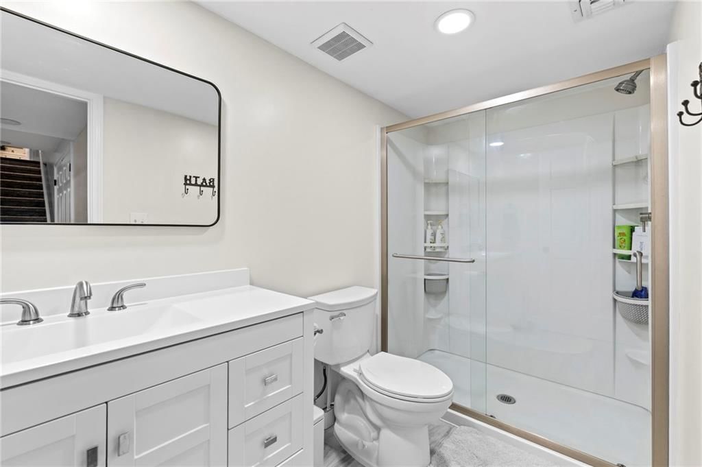 Photo 39 of 46 - 9924 N Marsh Avenue, Kansas City, MO 64157