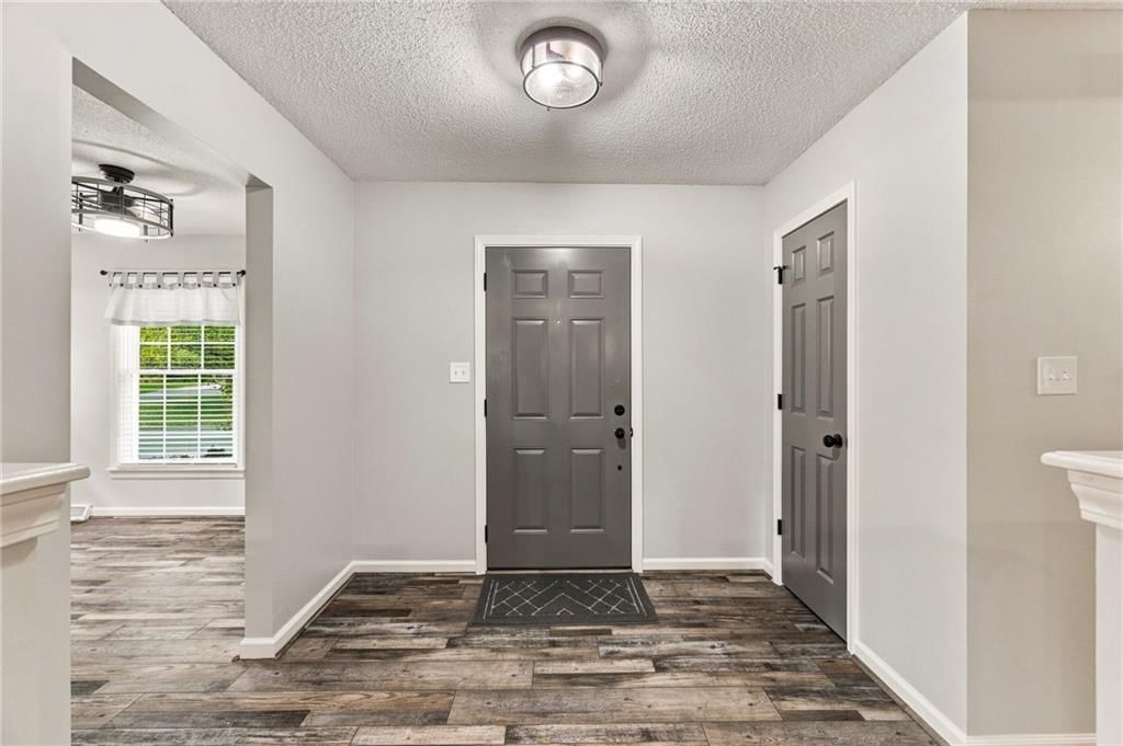 633 Clubhouse Drive — photo 7