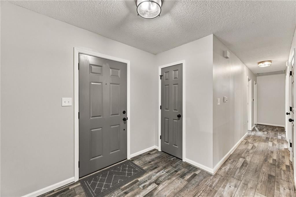 633 Clubhouse Drive — photo 8