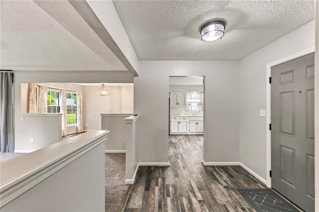 633 Clubhouse Drive — photo 10