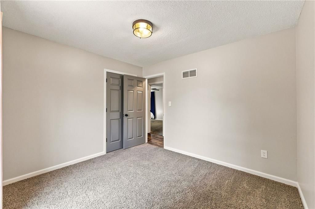 633 Clubhouse Drive — photo 29