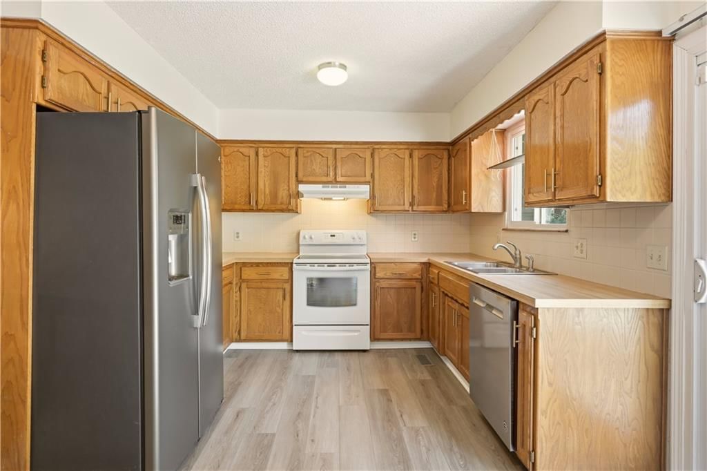 16407 W 126th Street — photo 10