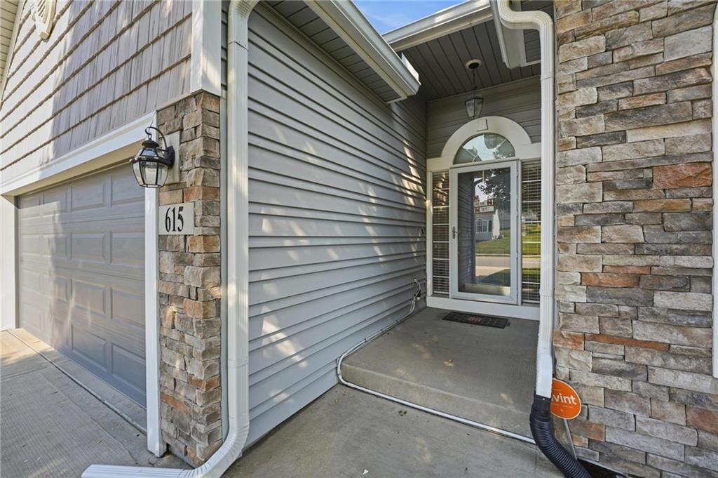 Photo 4 of 72 - 615 Johnston Parkway, Raymore, MO 64083