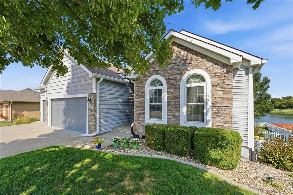 Photo 3 of 72 - 615 Johnston Parkway, Raymore, MO 64083