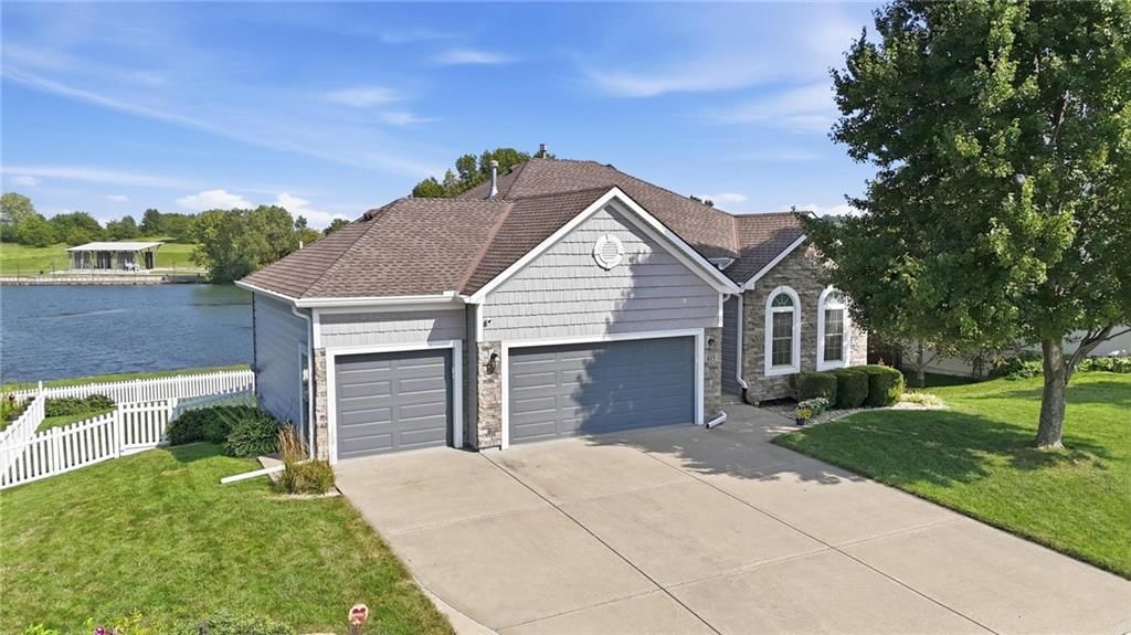 Photo 58 of 72 - 615 Johnston Parkway, Raymore, MO 64083