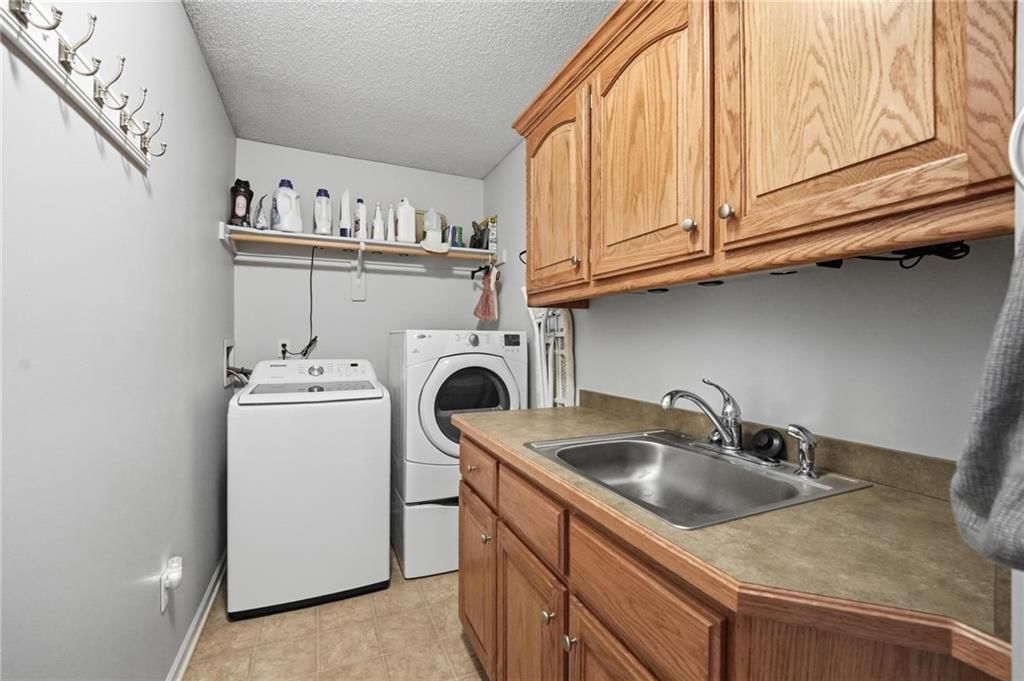 Photo 23 of 72 - 615 Johnston Parkway, Raymore, MO 64083