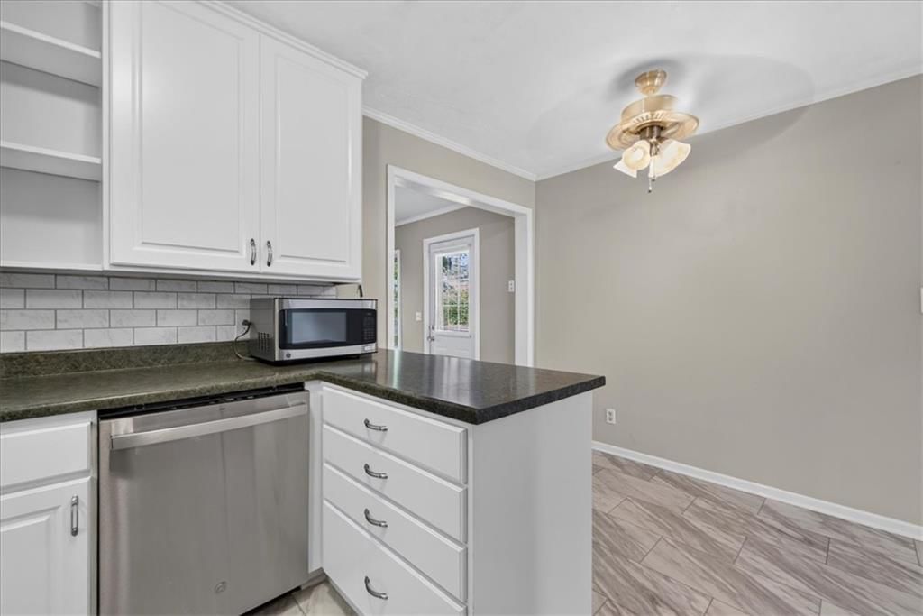 Photo 17 of 51 - 11501 W 68th Street, Shawnee, KS 66203
