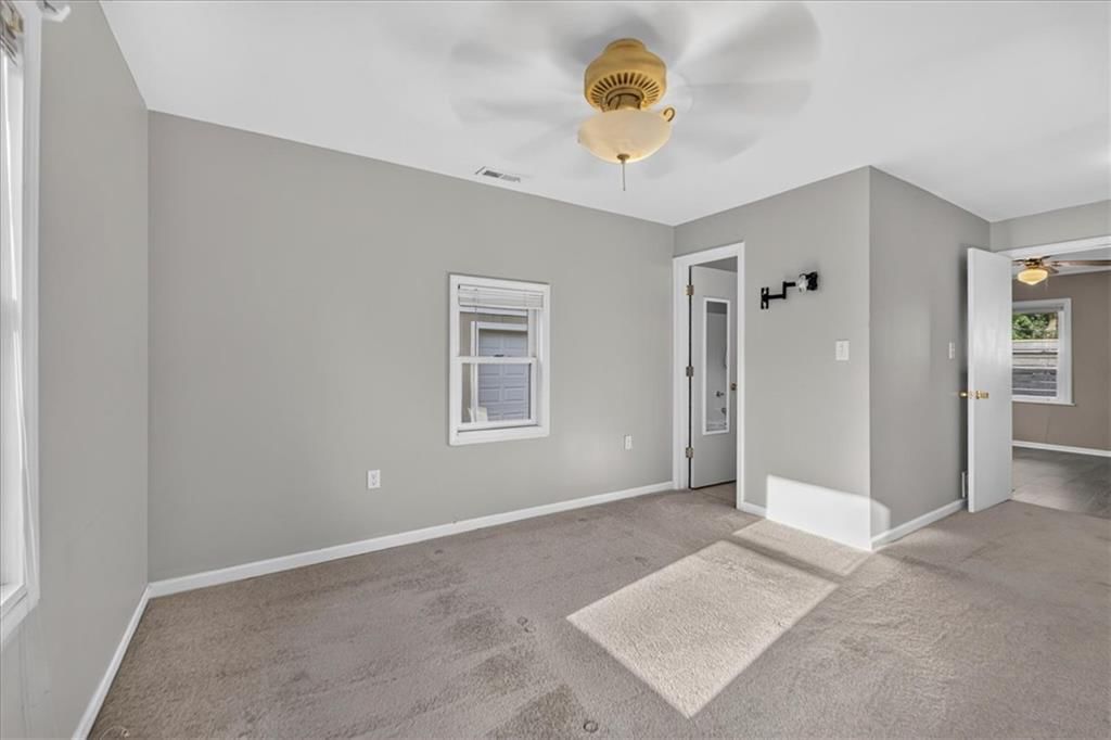 Photo 26 of 51 - 11501 W 68th Street, Shawnee, KS 66203