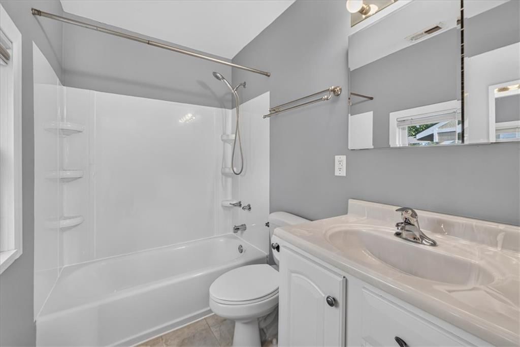 Photo 29 of 51 - 11501 W 68th Street, Shawnee, KS 66203