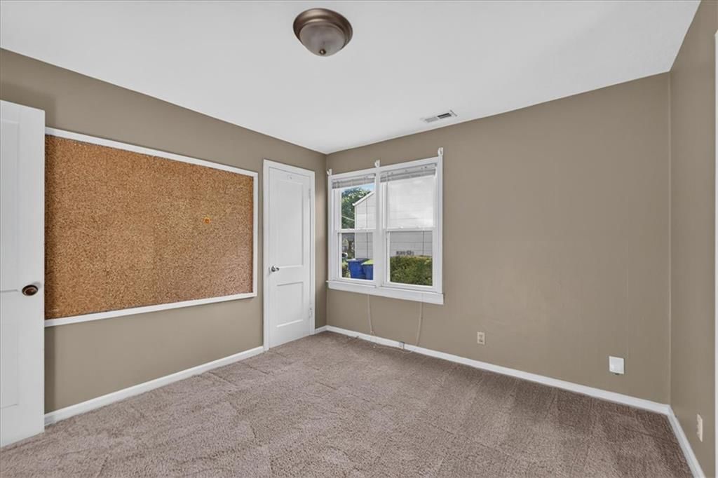 Photo 33 of 51 - 11501 W 68th Street, Shawnee, KS 66203