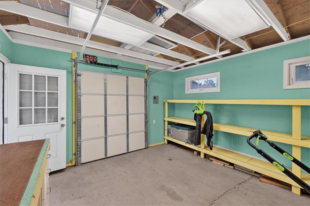 Photo 5 of 51 - 11501 W 68th Street, Shawnee, KS 66203