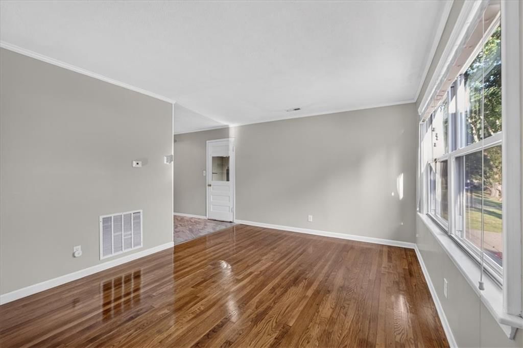 Photo 4 of 51 - 11501 W 68th Street, Shawnee, KS 66203