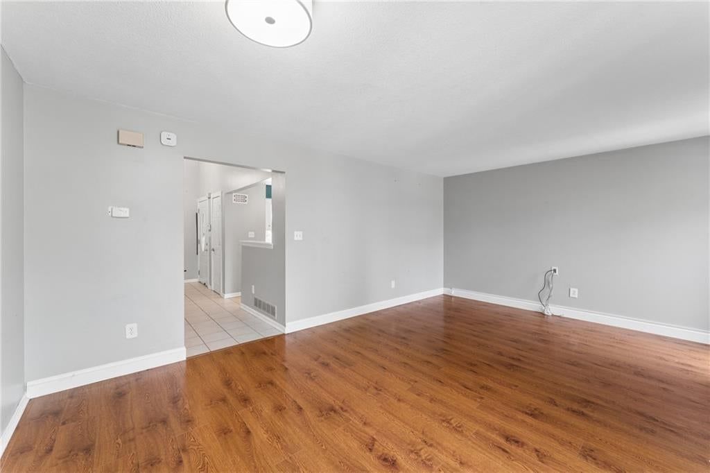 Photo 7 of 52 - 6024 N Kansas Avenue, Kansas City, MO 64119