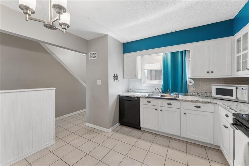 Photo 11 of 52 - 6024 N Kansas Avenue, Kansas City, MO 64119