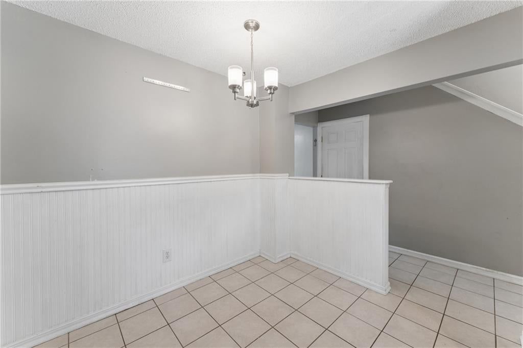 Photo 15 of 52 - 6024 N Kansas Avenue, Kansas City, MO 64119