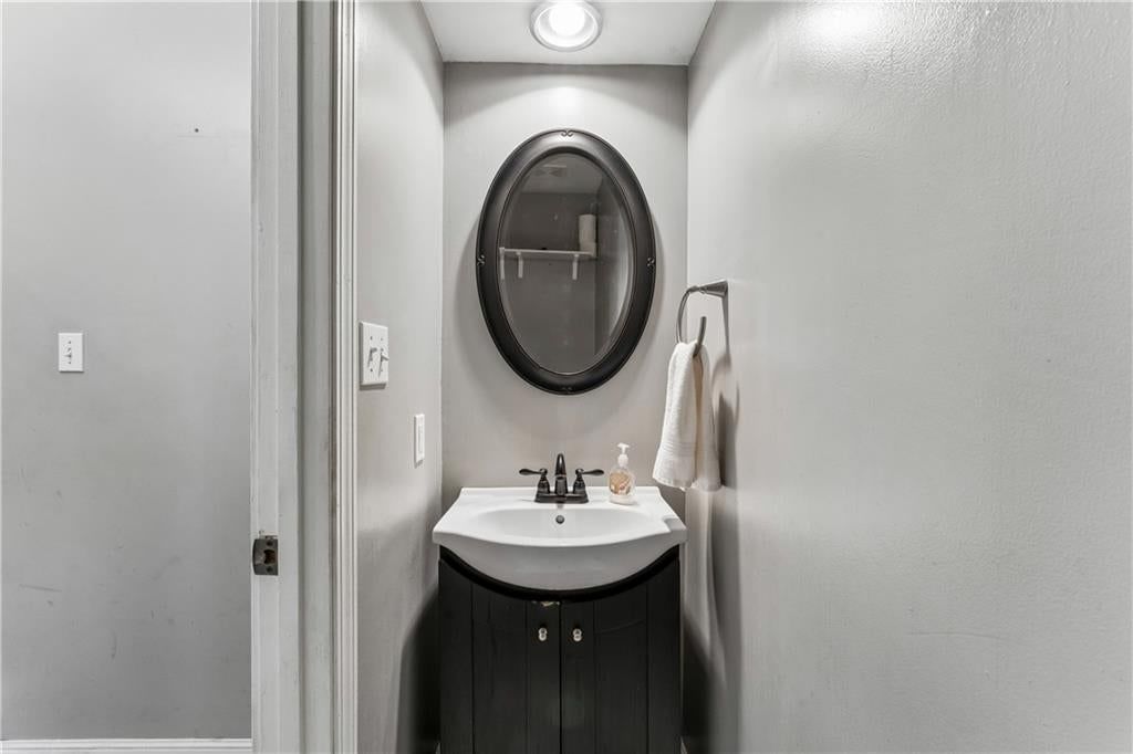 Photo 16 of 52 - 6024 N Kansas Avenue, Kansas City, MO 64119