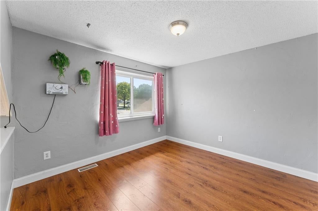 Photo 22 of 52 - 6024 N Kansas Avenue, Kansas City, MO 64119