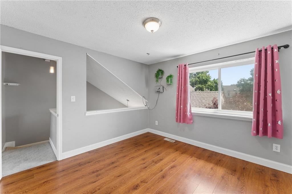 Photo 23 of 52 - 6024 N Kansas Avenue, Kansas City, MO 64119
