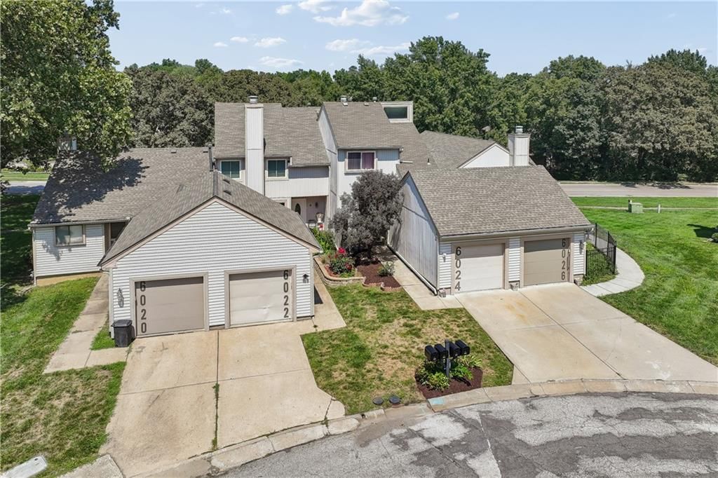 Photo 32 of 52 - 6024 N Kansas Avenue, Kansas City, MO 64119