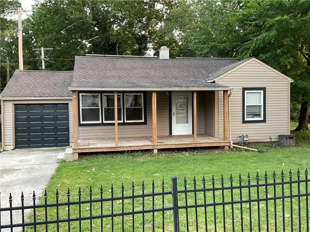 Photo 19 of 20 - 1111 NE 43rd Street, Kansas City, MO 64116