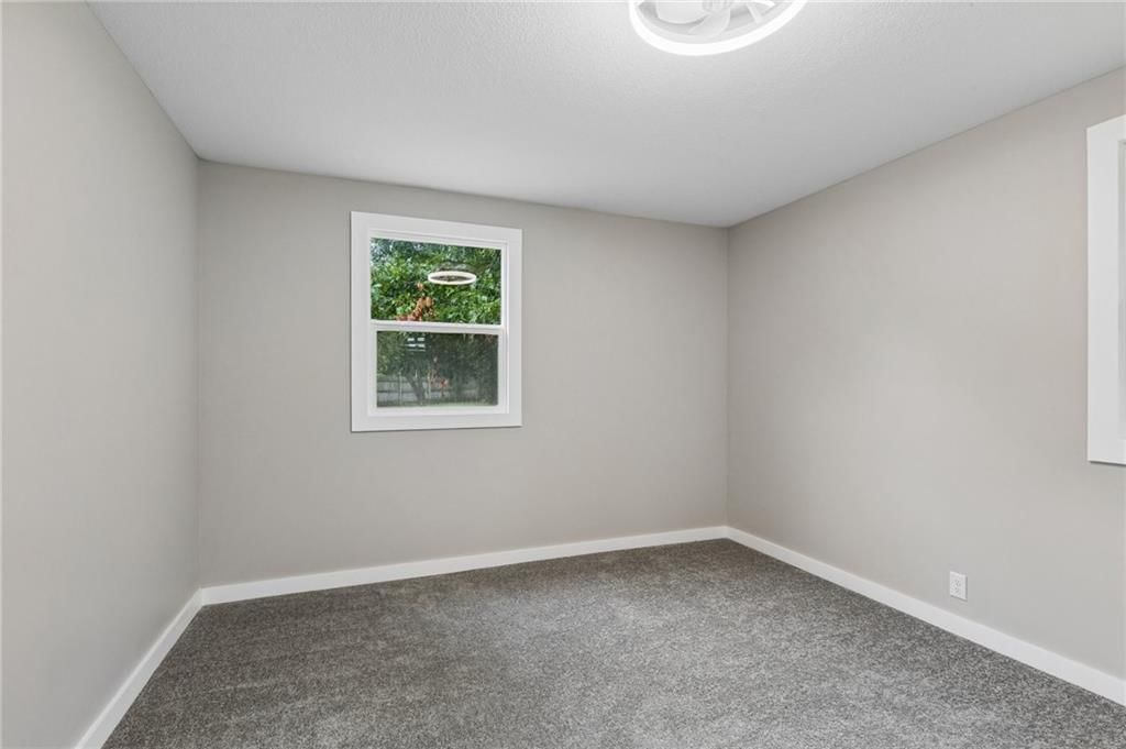 623 E 7th Street — photo 14