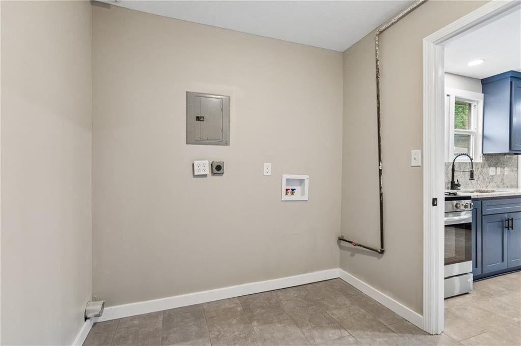 623 E 7th Street — photo 19
