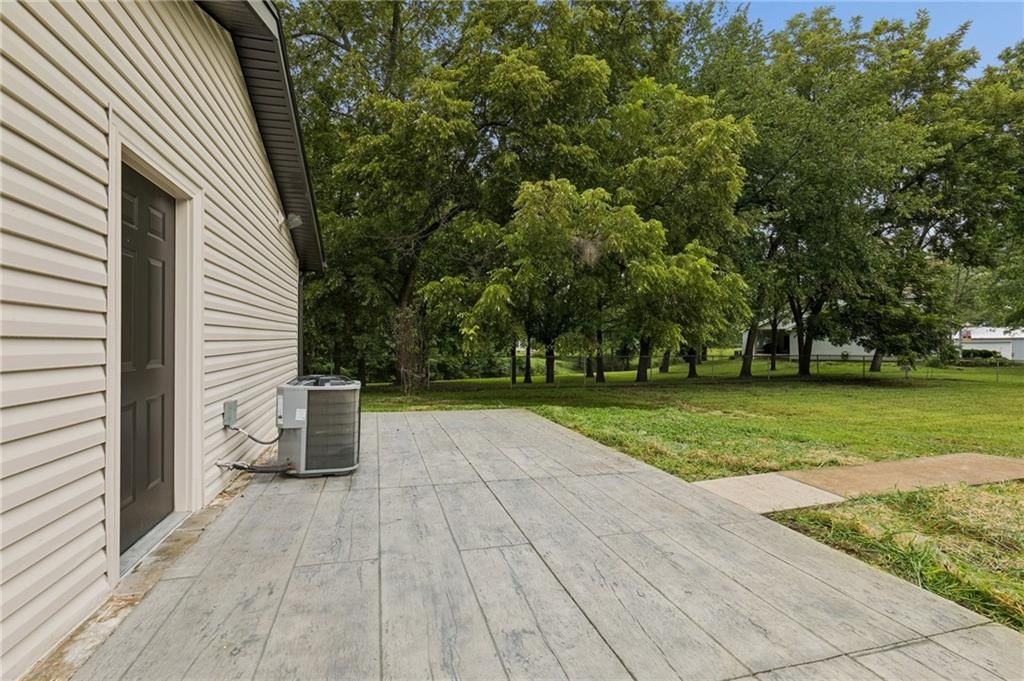 623 E 7th Street — photo 21