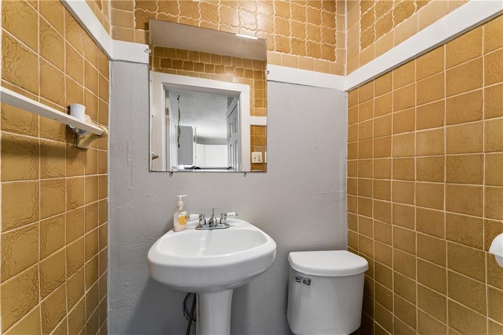 2311 E 73rd Street — photo 34