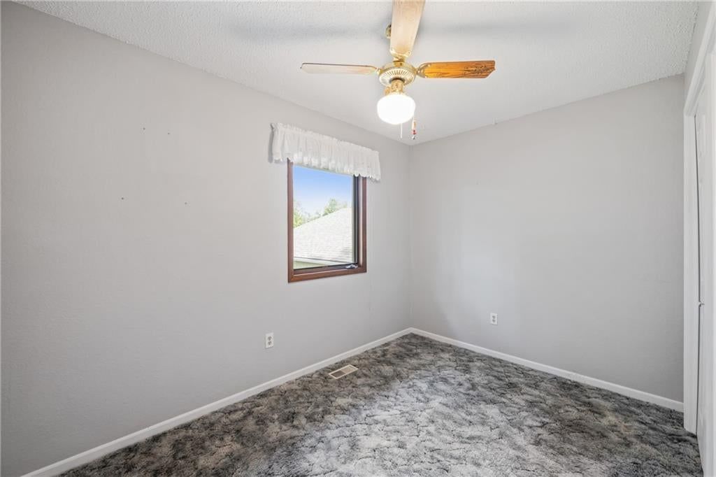 1207 Saint Paul Avenue — photo 15