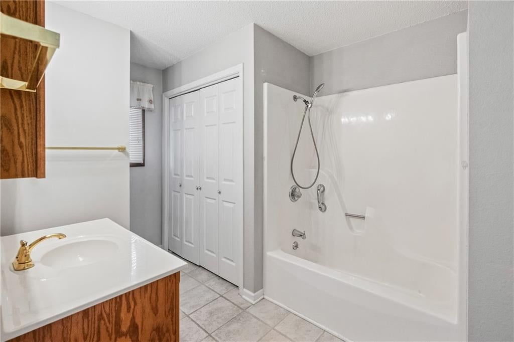 1207 Saint Paul Avenue — photo 21