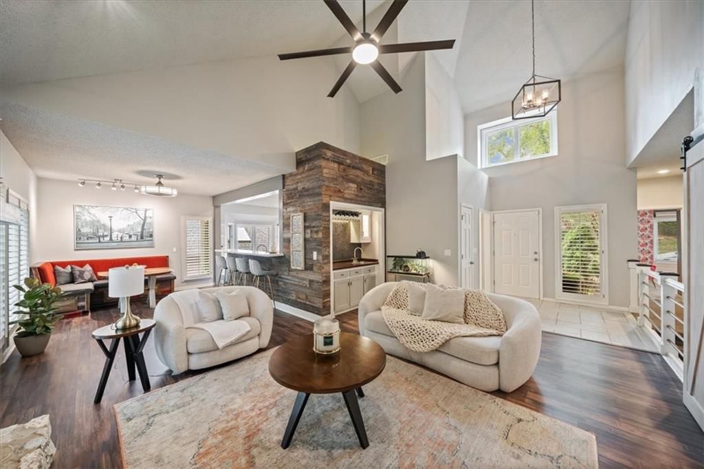 112 W 123rd Terrace — photo 5