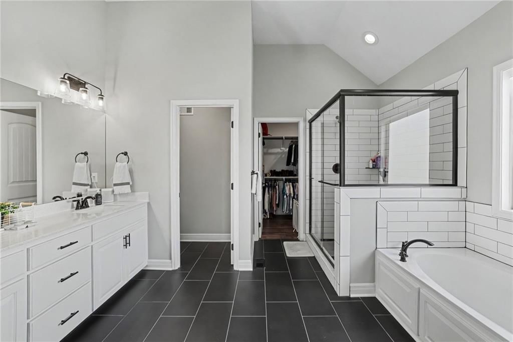 10931 N Bristol Avenue — photo 16