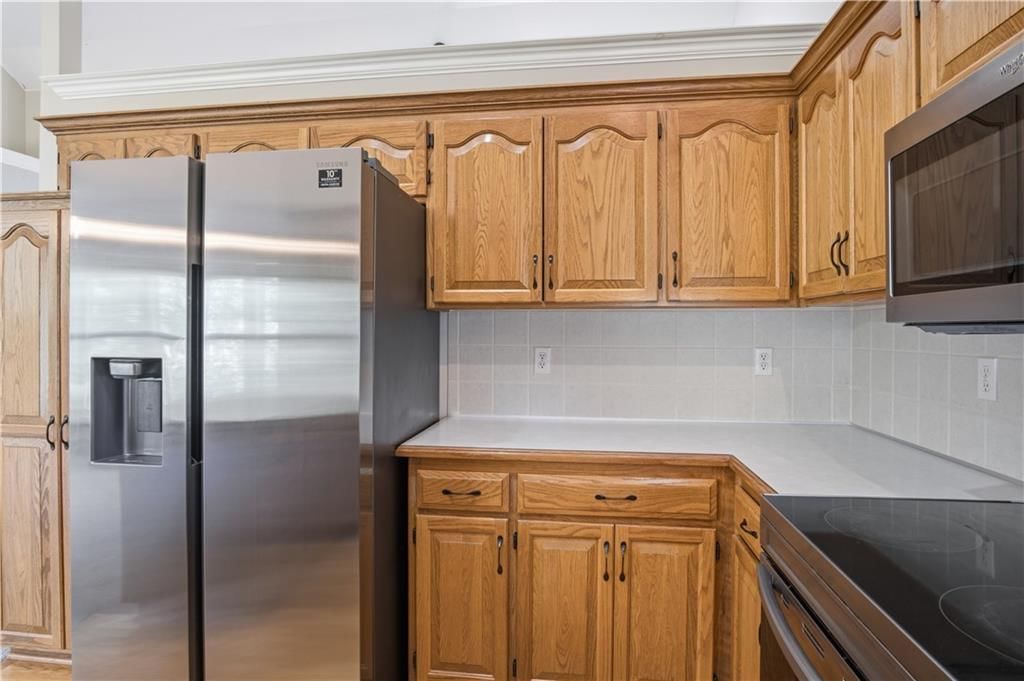 Photo 12 of 38 - 201 Mesa Drive, Smithville, MO 64089