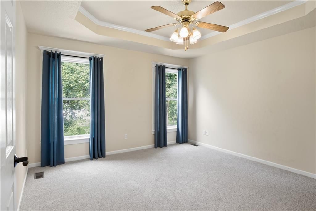 Photo 21 of 38 - 201 Mesa Drive, Smithville, MO 64089