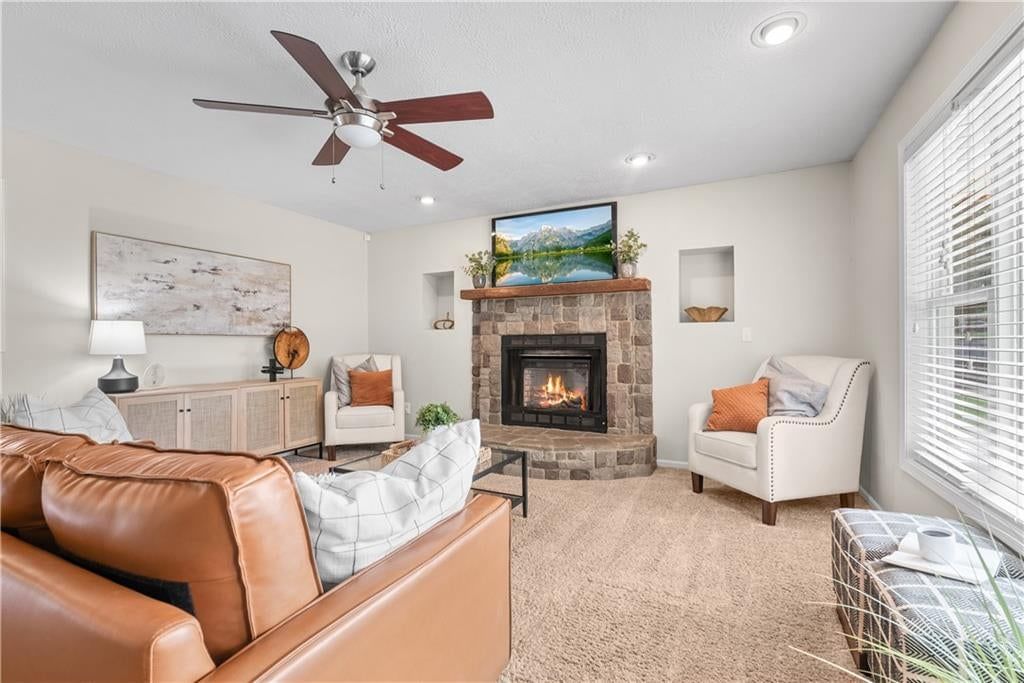 1331 NE Depot Drive, Lee's Summit, MO: listing photo 2