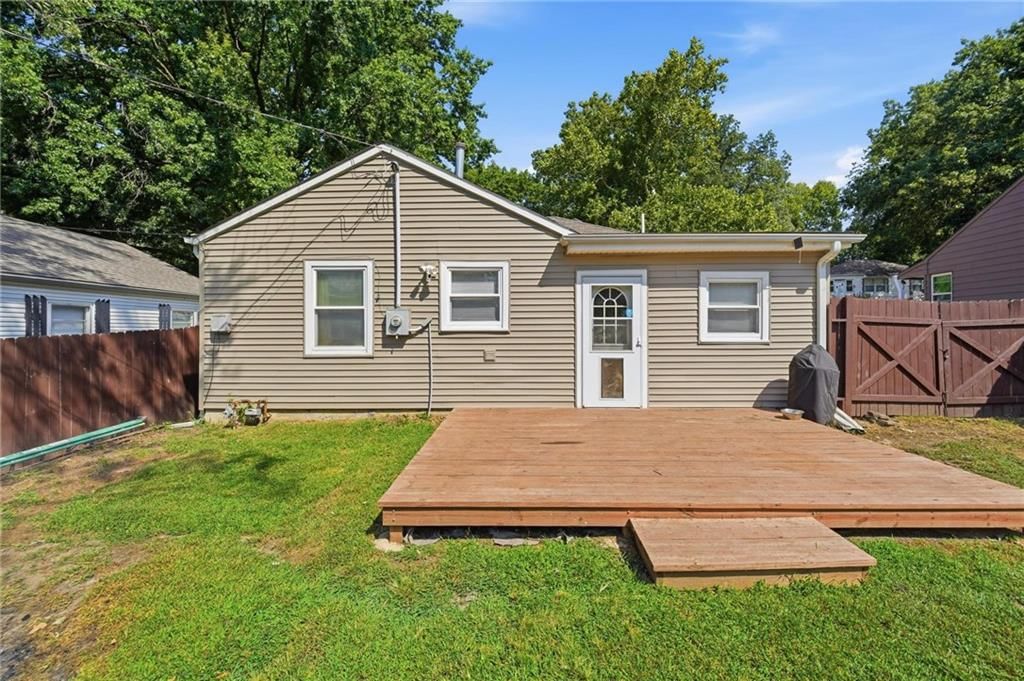 711 NE 45th Street — photo 26