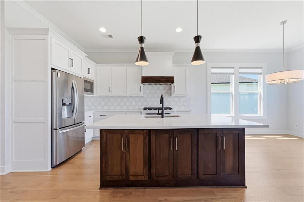 Photo 8 of 54 - 9436 Aurora Street, Lenexa, KS 66220