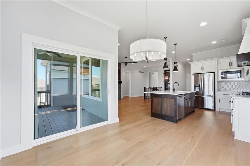 Photo 12 of 54 - 9436 Aurora Street, Lenexa, KS 66220