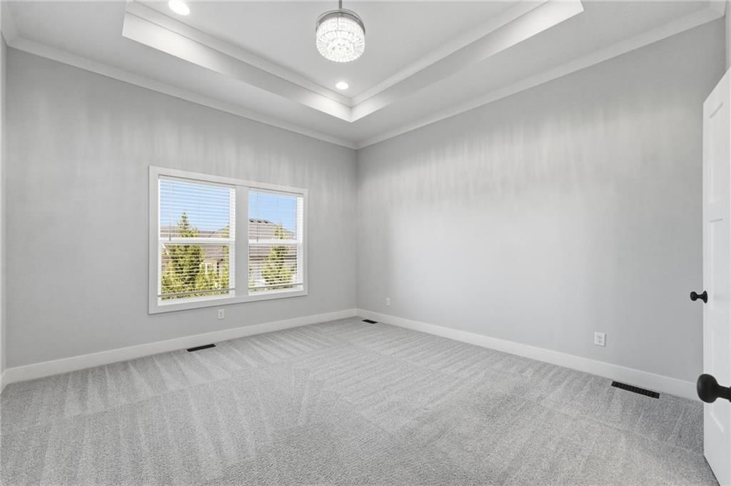Photo 18 of 54 - 9436 Aurora Street, Lenexa, KS 66220