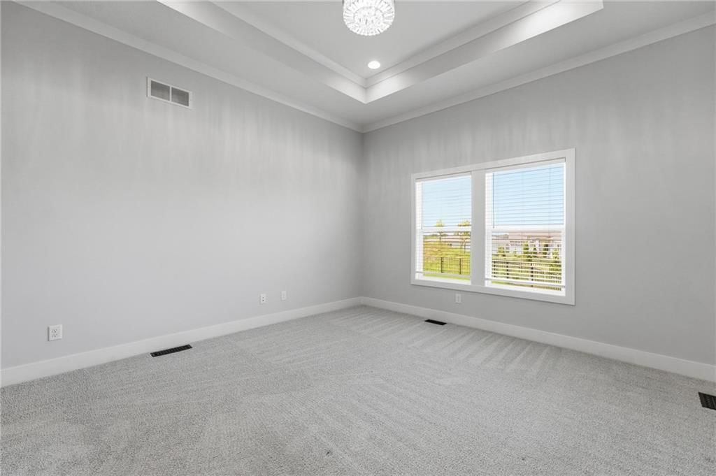 Photo 20 of 54 - 9436 Aurora Street, Lenexa, KS 66220
