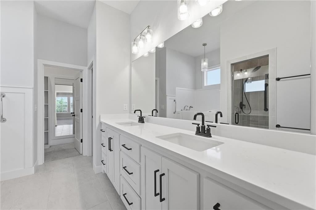Photo 21 of 54 - 9436 Aurora Street, Lenexa, KS 66220