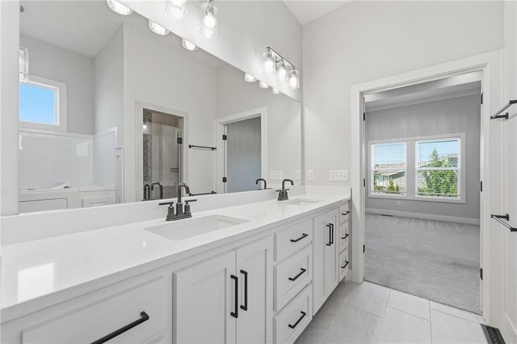 Photo 23 of 54 - 9436 Aurora Street, Lenexa, KS 66220