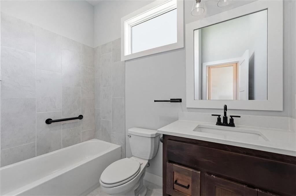 Photo 30 of 54 - 9436 Aurora Street, Lenexa, KS 66220