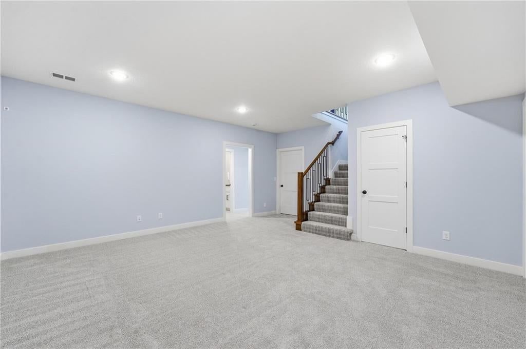 Photo 35 of 54 - 9436 Aurora Street, Lenexa, KS 66220