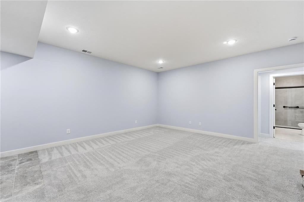 Photo 36 of 54 - 9436 Aurora Street, Lenexa, KS 66220