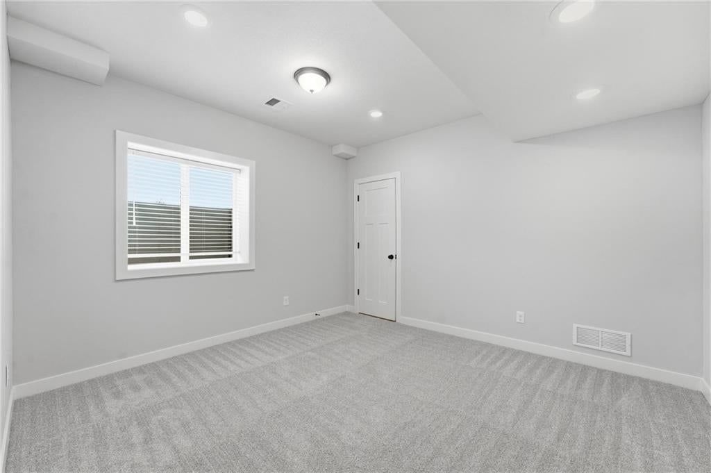 Photo 37 of 54 - 9436 Aurora Street, Lenexa, KS 66220